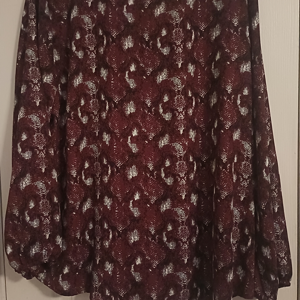 Women's Burgandy West K Blouse. Size XL